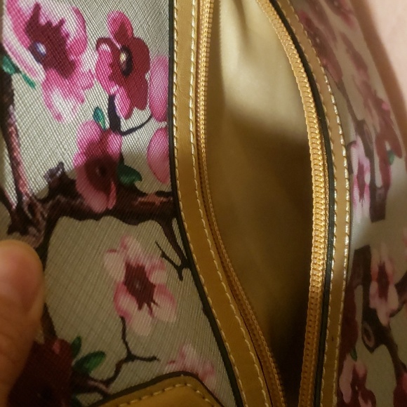 Giani Bernini tote - Picture 10 of 11